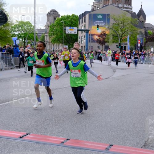 25.04.2026 - Das Zehntel Tim E. http://msf.ph/oto/9569817 25.04.2026 08:59:27 Ziel 1039, 1051, 1083, 1143, 1332, 1334, 1344, 1385, 1395, 1464, 1595, 1664, 2200, 2376, 2383, 2709, 2719, 2982, 3124, 3125, 3343, 3351, 3391, 3476, 3899, 4005 meine-sportfotos.de