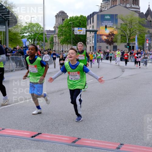 25.04.2026 - Das Zehntel Tim E. http://msf.ph/oto/9569819 25.04.2026 08:59:27 Ziel 1039, 1051, 1083, 1143, 1332, 1334, 1344, 1385, 1395, 1464, 1595, 1664, 2200, 2376, 2383, 2709, 2719, 2982, 3124, 3125, 3343, 3351, 3391, 3476, 3899, 4005 meine-sportfotos.de