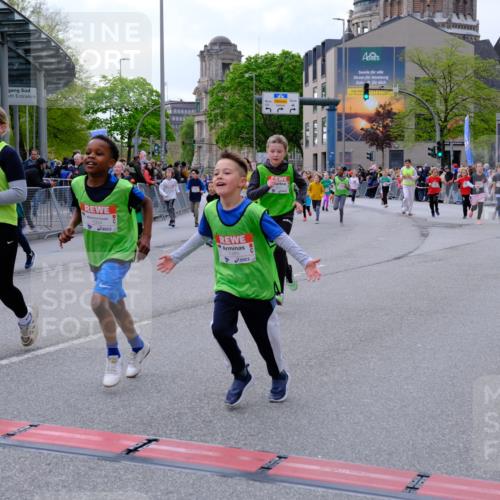 25.04.2026 - Das Zehntel Tim E. http://msf.ph/oto/9569820 25.04.2026 08:59:28 Ziel 1039, 1051, 1083, 1143, 1332, 1334, 1344, 1385, 1395, 1464, 1595, 1664, 2200, 2376, 2383, 2709, 2719, 2982, 3124, 3125, 3291, 3343, 3351, 3391, 3476, 3899, 4005 meine-sportfotos.de