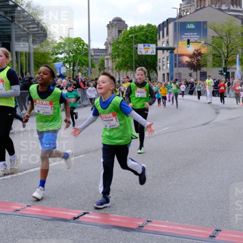 25.04.2026 - Das Zehntel Tim E. http://msf.ph/oto/9569821 25.04.2026 08:59:28 Ziel 1039, 1051, 1083, 1143, 1332, 1334, 1344, 1385, 1395, 1464, 1595, 1664, 2200, 2376, 2383, 2709, 2719, 2982, 3124, 3125, 3291, 3343, 3351, 3391, 3476, 3899, 4005 meine-sportfotos.de