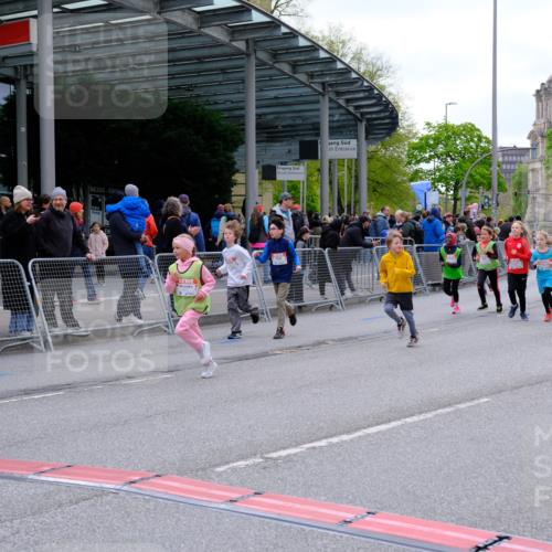 25.04.2026 - Das Zehntel Tim E. http://msf.ph/oto/9569835 25.04.2026 08:59:32 Ziel 1039, 1051, 1083, 1143, 1146, 1332, 1334, 1344, 1385, 1395, 1458, 1463, 1664, 1720, 2192, 2200, 2376, 2383, 2425, 2585, 2592, 2709, 2719, 2982, 3079, 3085, 3124, 3125, 3272, 3282, 3291, 3296, 3343, 3351, 3391, 3945, 3962, 4005 meine-sportfotos.de