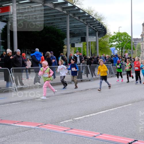 25.04.2026 - Das Zehntel Tim E. http://msf.ph/oto/9569836 25.04.2026 08:59:32 Ziel 1039, 1051, 1083, 1143, 1146, 1332, 1334, 1344, 1385, 1395, 1458, 1463, 1664, 1720, 2192, 2200, 2376, 2383, 2425, 2585, 2592, 2709, 2719, 2982, 3079, 3085, 3124, 3125, 3272, 3282, 3291, 3296, 3343, 3351, 3391, 3945, 3962, 4005 meine-sportfotos.de