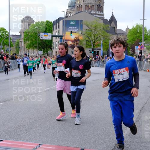 25.04.2026 - Das Zehntel Tim E. http://msf.ph/oto/9569848 25.04.2026 08:59:35 Ziel 1039, 1051, 1067, 1143, 1146, 1332, 1334, 1344, 1364, 1385, 1395, 1458, 1463, 1664, 1720, 1779, 2015, 2023, 2192, 2376, 2383, 2425, 2458, 2460, 2585, 2592, 3079, 3085, 3124, 3125, 3272, 3282, 3291, 3296, 3343, 3377, 3387, 3470, 3493, 3857, 3945, 3962, 4005 meine-sportfotos.de