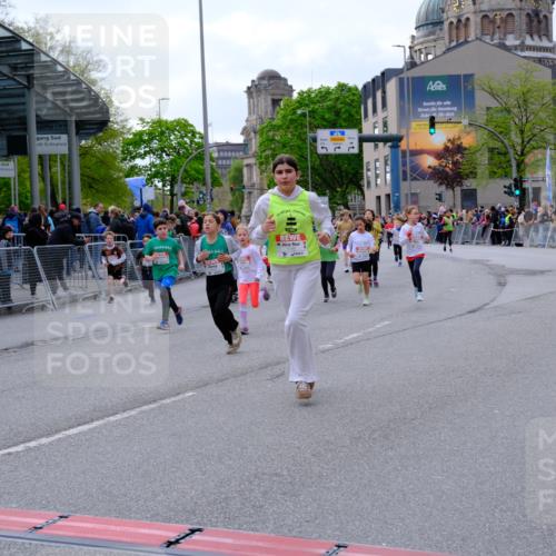 25.04.2026 - Das Zehntel Tim E. http://msf.ph/oto/9569853 25.04.2026 08:59:36 Ziel 1039, 1051, 1067, 1143, 1146, 1332, 1334, 1364, 1395, 1458, 1463, 1664, 1720, 1779, 2015, 2023, 2192, 2376, 2425, 2458, 2460, 2585, 2592, 3079, 3085, 3272, 3282, 3290, 3291, 3296, 3377, 3387, 3470, 3493, 3857, 3945, 3962, 4005 meine-sportfotos.de