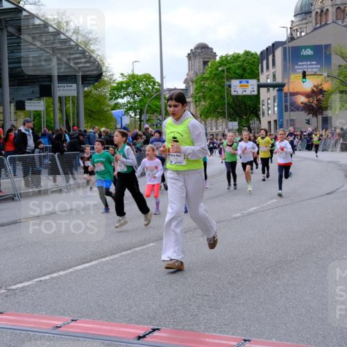 25.04.2026 - Das Zehntel Tim E. http://msf.ph/oto/9569857 25.04.2026 08:59:37 Ziel 1039, 1051, 1067, 1146, 1332, 1334, 1364, 1395, 1458, 1463, 1664, 1720, 1779, 2015, 2023, 2192, 2376, 2425, 2458, 2460, 2585, 2592, 3079, 3085, 3272, 3282, 3290, 3291, 3296, 3377, 3387, 3470, 3493, 3857, 3945, 3962, 4005 meine-sportfotos.de
