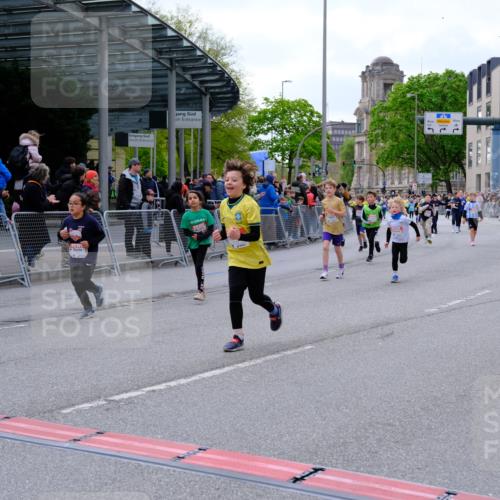 25.04.2026 - Das Zehntel Tim E. http://msf.ph/oto/9569880 25.04.2026 08:59:42 Ziel 1067, 1119, 1146, 1157, 1355, 1364, 1458, 1463, 1720, 1779, 1971, 2015, 2023, 2379, 2425, 2458, 2460, 3079, 3085, 3272, 3282, 3290, 3296, 3377, 3387, 3436, 3470, 3493, 3723, 3857, 3945, 3962 meine-sportfotos.de