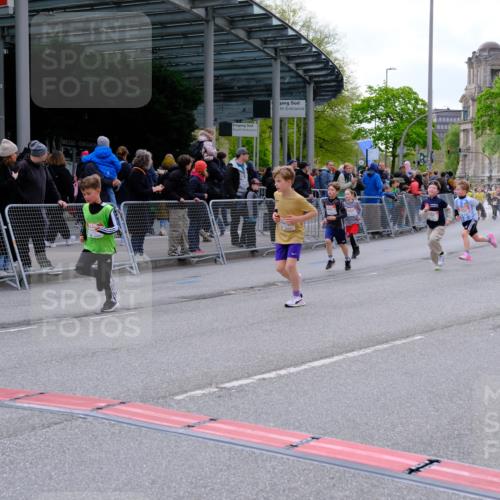 25.04.2026 - Das Zehntel Tim E. http://msf.ph/oto/9569895 25.04.2026 08:59:45 Ziel 1067, 1119, 1157, 1355, 1364, 1411, 1779, 1843, 1918, 1971, 2015, 2023, 2226, 2379, 2458, 2460, 2840, 3290, 3377, 3387, 3436, 3470, 3493, 3723, 3827, 3857 meine-sportfotos.de