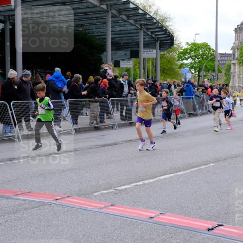 25.04.2026 - Das Zehntel Tim E. http://msf.ph/oto/9569896 25.04.2026 08:59:45 Ziel 1067, 1119, 1157, 1355, 1364, 1411, 1779, 1843, 1918, 1971, 2015, 2023, 2226, 2379, 2458, 2460, 2840, 3290, 3377, 3387, 3436, 3470, 3493, 3723, 3827, 3857 meine-sportfotos.de