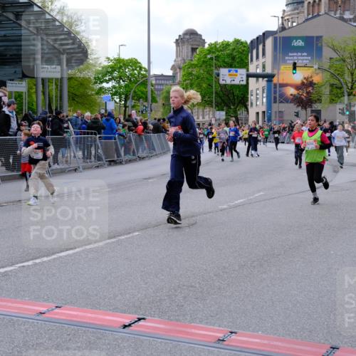 25.04.2026 - Das Zehntel Tim E. http://msf.ph/oto/9569900 25.04.2026 08:59:46 Ziel 1067, 1119, 1157, 1355, 1364, 1411, 1779, 1843, 1918, 1971, 2015, 2023, 2226, 2379, 2460, 2840, 3290, 3377, 3436, 3470, 3493, 3723, 3827, 3857 meine-sportfotos.de
