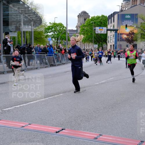 25.04.2026 - Das Zehntel Tim E. http://msf.ph/oto/9569901 25.04.2026 08:59:46 Ziel 1067, 1119, 1157, 1355, 1364, 1411, 1779, 1843, 1918, 1971, 2015, 2023, 2226, 2379, 2460, 2840, 3290, 3377, 3436, 3470, 3493, 3723, 3827, 3857 meine-sportfotos.de