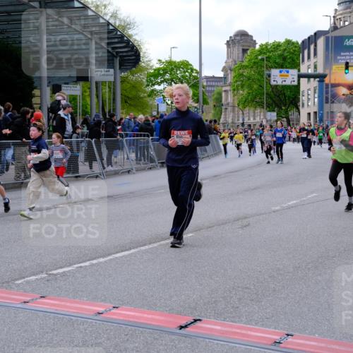 25.04.2026 - Das Zehntel Tim E. http://msf.ph/oto/9569904 25.04.2026 08:59:47 Ziel 1119, 1157, 1355, 1364, 1411, 1779, 1843, 1918, 1971, 2015, 2226, 2379, 2840, 3290, 3436, 3470, 3723, 3744, 3766, 3827, 3857 meine-sportfotos.de