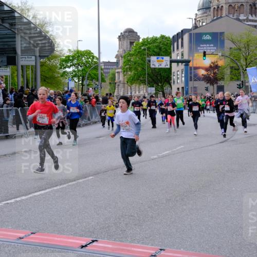 25.04.2026 - Das Zehntel Tim E. http://msf.ph/oto/9569914 25.04.2026 08:59:51 Ziel 1355, 1411, 1843, 1918, 2226, 2379, 2694, 2698, 2840, 3016, 3026, 3027, 3414, 3417, 3436, 3723, 3744, 3766, 3827, 3832, 3833 meine-sportfotos.de