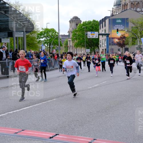 25.04.2026 - Das Zehntel Tim E. http://msf.ph/oto/9569915 25.04.2026 08:59:51 Ziel 1355, 1411, 1843, 1918, 2226, 2379, 2694, 2698, 2840, 3016, 3026, 3027, 3414, 3417, 3436, 3723, 3744, 3766, 3827, 3832, 3833 meine-sportfotos.de