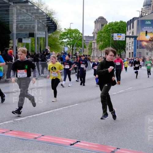 25.04.2026 - Das Zehntel Tim E. http://msf.ph/oto/9569929 25.04.2026 08:59:57 Ziel 1372, 1416, 1537, 1677, 1682, 1704, 1880, 1902, 1920, 1936, 2188, 2508, 2514, 2564, 2694, 2698, 2851, 3016, 3026, 3027, 3130, 3255, 3327, 3414, 3417, 3744, 3766, 3832, 3833 meine-sportfotos.de