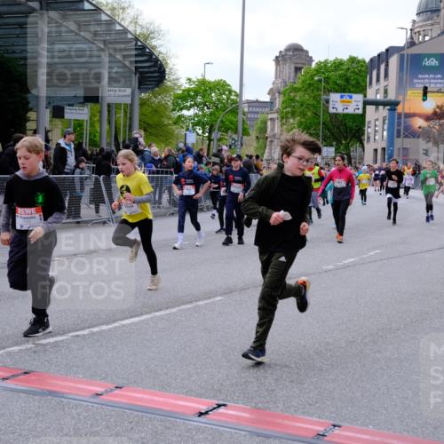 25.04.2026 - Das Zehntel Tim E. http://msf.ph/oto/9569930 25.04.2026 08:59:57 Ziel 1372, 1416, 1537, 1677, 1682, 1704, 1880, 1902, 1920, 1936, 2188, 2508, 2514, 2564, 2694, 2698, 2851, 3016, 3026, 3027, 3130, 3255, 3327, 3414, 3417, 3744, 3766, 3832, 3833 meine-sportfotos.de