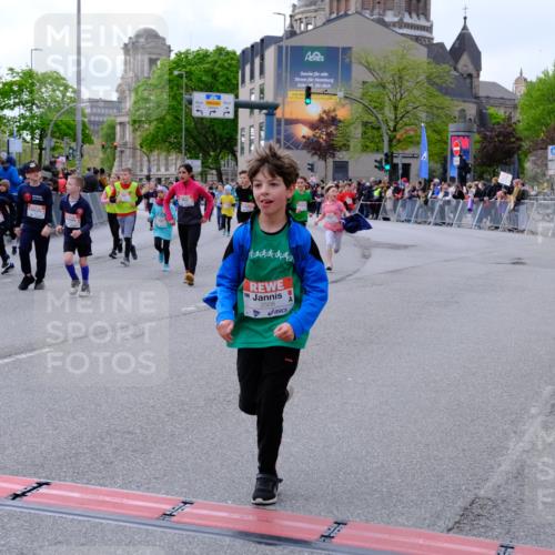 25.04.2026 - Das Zehntel Tim E. http://msf.ph/oto/9569932 25.04.2026 08:59:58 Ziel 1372, 1416, 1537, 1677, 1682, 1704, 1866, 1878, 1880, 1902, 1920, 1936, 2188, 2508, 2514, 2564, 2694, 2698, 2851, 3016, 3026, 3027, 3130, 3255, 3327, 3414, 3417, 3744, 3766, 3832, 3833, 3949 meine-sportfotos.de