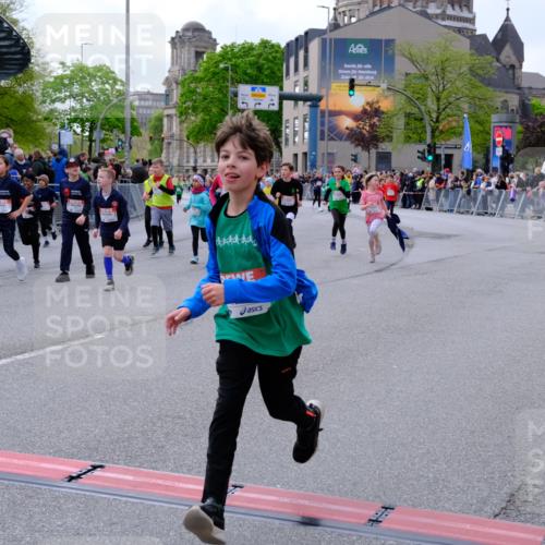 25.04.2026 - Das Zehntel Tim E. http://msf.ph/oto/9569934 25.04.2026 08:59:58 Ziel 1372, 1416, 1537, 1677, 1682, 1704, 1866, 1878, 1880, 1902, 1920, 1936, 2188, 2508, 2514, 2564, 2694, 2698, 2851, 3016, 3026, 3027, 3130, 3255, 3327, 3414, 3417, 3744, 3766, 3832, 3833, 3949 meine-sportfotos.de
