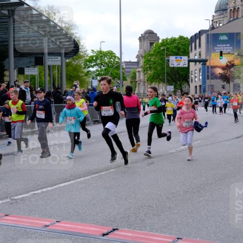 25.04.2026 - Das Zehntel Tim E. http://msf.ph/oto/9569938 25.04.2026 09:00:00 Ziel 1372, 1416, 1446, 1525, 1537, 1677, 1682, 1704, 1866, 1878, 1880, 1902, 1920, 1936, 2188, 2508, 2514, 2564, 2694, 2698, 2851, 3016, 3026, 3027, 3130, 3255, 3327, 3414, 3417, 3832, 3833, 3949 meine-sportfotos.de