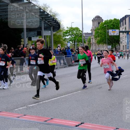 25.04.2026 - Das Zehntel Tim E. http://msf.ph/oto/9569942 25.04.2026 09:00:00 Ziel 1372, 1416, 1446, 1525, 1537, 1677, 1682, 1704, 1866, 1878, 1880, 1902, 1920, 1936, 2188, 2508, 2514, 2564, 2694, 2698, 2851, 3016, 3026, 3027, 3130, 3255, 3327, 3414, 3417, 3832, 3833, 3949 meine-sportfotos.de