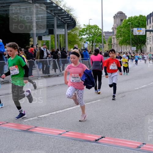 25.04.2026 - Das Zehntel Tim E. http://msf.ph/oto/9569947 25.04.2026 09:00:01 Ziel 1081, 1372, 1416, 1446, 1525, 1537, 1677, 1682, 1704, 1865, 1866, 1878, 1879, 1880, 1902, 1920, 1936, 2188, 2508, 2514, 2554, 2564, 2694, 2698, 2851, 3016, 3026, 3027, 3130, 3255, 3327, 3414, 3417, 3832, 3833, 3949 meine-sportfotos.de