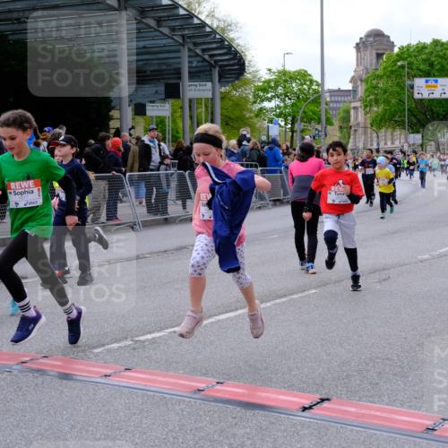25.04.2026 - Das Zehntel Tim E. http://msf.ph/oto/9569948 25.04.2026 09:00:01 Ziel 1081, 1372, 1416, 1446, 1525, 1537, 1677, 1682, 1704, 1865, 1866, 1878, 1879, 1880, 1902, 1920, 1936, 2188, 2508, 2514, 2554, 2564, 2694, 2698, 2851, 3016, 3026, 3027, 3130, 3255, 3327, 3414, 3417, 3832, 3833, 3949 meine-sportfotos.de