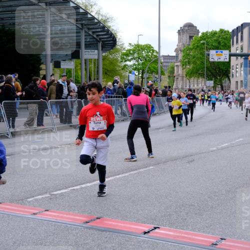25.04.2026 - Das Zehntel Tim E. http://msf.ph/oto/9569950 25.04.2026 09:00:02 Ziel 1081, 1164, 1372, 1416, 1446, 1525, 1537, 1677, 1682, 1704, 1865, 1866, 1878, 1879, 1880, 1902, 1920, 1936, 2188, 2508, 2514, 2554, 2564, 2694, 2851, 3016, 3026, 3027, 3099, 3130, 3255, 3327, 3832, 3833, 3863, 3949 meine-sportfotos.de