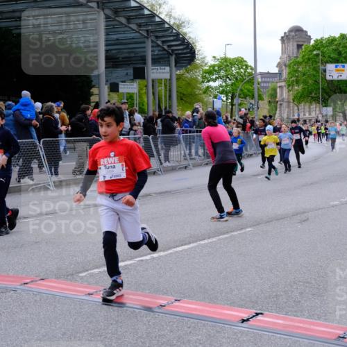 25.04.2026 - Das Zehntel Tim E. http://msf.ph/oto/9569952 25.04.2026 09:00:02 Ziel 1081, 1164, 1372, 1416, 1446, 1525, 1537, 1677, 1682, 1704, 1865, 1866, 1878, 1879, 1880, 1902, 1920, 1936, 2188, 2508, 2514, 2554, 2564, 2694, 2851, 3016, 3026, 3027, 3099, 3130, 3255, 3327, 3832, 3833, 3863, 3949 meine-sportfotos.de