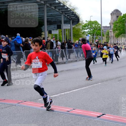 25.04.2026 - Das Zehntel Tim E. http://msf.ph/oto/9569953 25.04.2026 09:00:02 Ziel 1081, 1164, 1372, 1416, 1446, 1525, 1537, 1677, 1682, 1704, 1865, 1866, 1878, 1879, 1880, 1902, 1920, 1936, 2188, 2508, 2514, 2554, 2564, 2694, 2851, 3016, 3026, 3027, 3099, 3130, 3255, 3327, 3832, 3833, 3863, 3949 meine-sportfotos.de