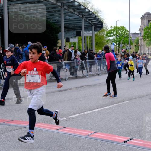 25.04.2026 - Das Zehntel Tim E. http://msf.ph/oto/9569954 25.04.2026 09:00:02 Ziel 1081, 1164, 1372, 1416, 1446, 1525, 1537, 1677, 1682, 1704, 1865, 1866, 1878, 1879, 1880, 1902, 1920, 1936, 2188, 2508, 2514, 2554, 2564, 2694, 2851, 3016, 3026, 3027, 3099, 3130, 3255, 3327, 3832, 3833, 3863, 3949 meine-sportfotos.de