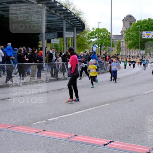 25.04.2026 - Das Zehntel Tim E. http://msf.ph/oto/9569955 25.04.2026 09:00:03 Ziel 1081, 1164, 1372, 1416, 1446, 1525, 1537, 1677, 1682, 1704, 1865, 1866, 1878, 1879, 1880, 1902, 1920, 1936, 2188, 2508, 2514, 2554, 2564, 2851, 3026, 3099, 3130, 3255, 3327, 3863, 3949 meine-sportfotos.de