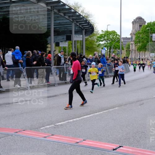 25.04.2026 - Das Zehntel Tim E. http://msf.ph/oto/9569957 25.04.2026 09:00:03 Ziel 1081, 1164, 1372, 1416, 1446, 1525, 1537, 1677, 1682, 1704, 1865, 1866, 1878, 1879, 1880, 1902, 1920, 1936, 2188, 2508, 2514, 2554, 2564, 2851, 3026, 3099, 3130, 3255, 3327, 3863, 3949 meine-sportfotos.de