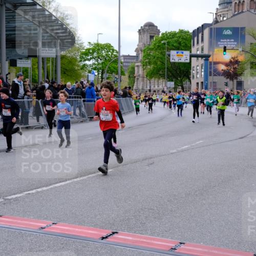 25.04.2026 - Das Zehntel Tim E. http://msf.ph/oto/9569958 25.04.2026 09:00:05 Ziel 1081, 1164, 1372, 1416, 1446, 1525, 1537, 1677, 1682, 1865, 1866, 1878, 1879, 1880, 1902, 1920, 1936, 2140, 2421, 2508, 2514, 2554, 2564, 2851, 3099, 3130, 3152, 3255, 3863, 3949 meine-sportfotos.de