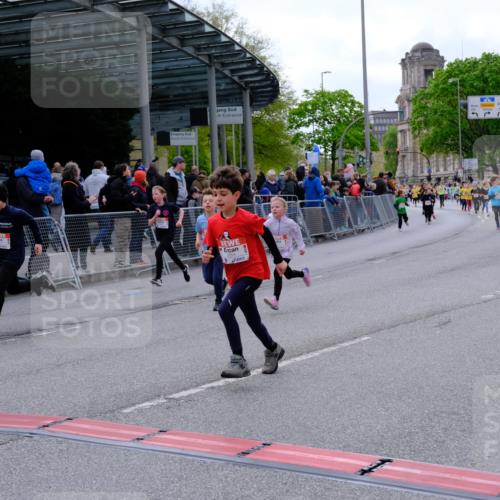 25.04.2026 - Das Zehntel Tim E. http://msf.ph/oto/9569963 25.04.2026 09:00:05 Ziel 1081, 1164, 1372, 1416, 1446, 1525, 1537, 1677, 1682, 1865, 1866, 1878, 1879, 1880, 1902, 1920, 1936, 2140, 2421, 2508, 2514, 2554, 2564, 2851, 3099, 3130, 3152, 3255, 3863, 3949 meine-sportfotos.de