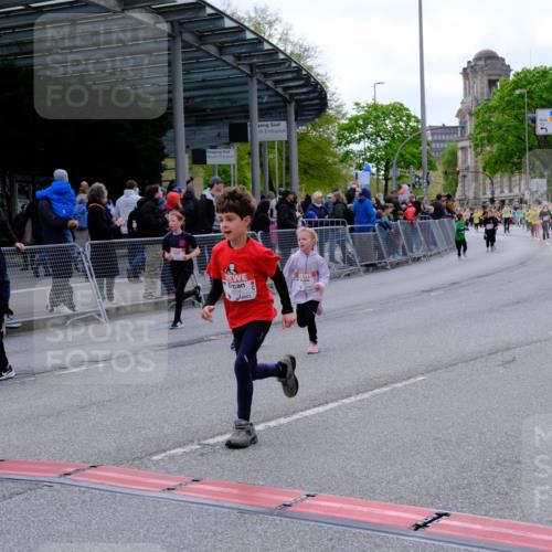 25.04.2026 - Das Zehntel Tim E. http://msf.ph/oto/9569964 25.04.2026 09:00:05 Ziel 1081, 1164, 1372, 1416, 1446, 1525, 1537, 1677, 1682, 1865, 1866, 1878, 1879, 1880, 1902, 1920, 1936, 2140, 2421, 2508, 2514, 2554, 2564, 2851, 3099, 3130, 3152, 3255, 3863, 3949 meine-sportfotos.de