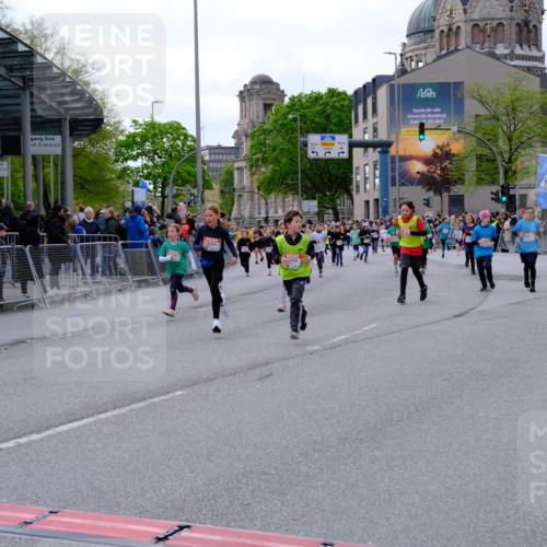 25.04.2026 - Das Zehntel Tim E. http://msf.ph/oto/9569966 25.04.2026 09:00:08 Ziel 1081, 1164, 1372, 1446, 1525, 1677, 1682, 1770, 1774, 1865, 1866, 1878, 1879, 1880, 1902, 2140, 2412, 2421, 2554, 2564, 2851, 3099, 3130, 3152, 3242, 3255, 3806, 3863, 3949 meine-sportfotos.de