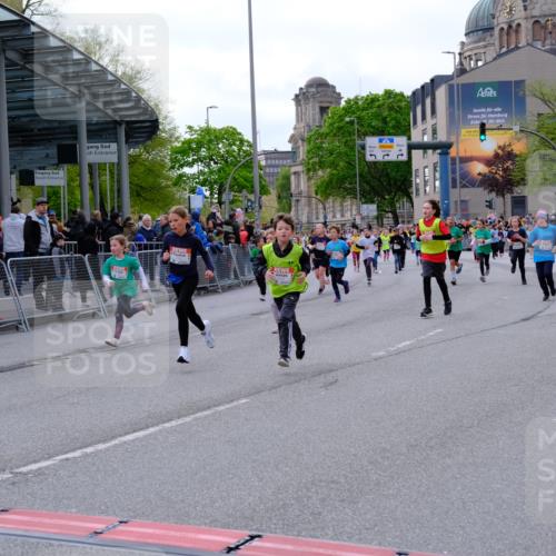 25.04.2026 - Das Zehntel Tim E. http://msf.ph/oto/9569969 25.04.2026 09:00:08 Ziel 1081, 1164, 1372, 1446, 1525, 1677, 1682, 1770, 1774, 1865, 1866, 1878, 1879, 1880, 1902, 2140, 2412, 2421, 2554, 2564, 2851, 3099, 3130, 3152, 3242, 3255, 3806, 3863, 3949 meine-sportfotos.de
