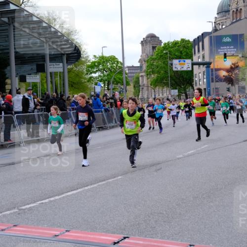 25.04.2026 - Das Zehntel Tim E. http://msf.ph/oto/9569970 25.04.2026 09:00:08 Ziel 1081, 1164, 1372, 1446, 1525, 1677, 1682, 1770, 1774, 1865, 1866, 1878, 1879, 1880, 1902, 2140, 2412, 2421, 2554, 2564, 2851, 3099, 3130, 3152, 3242, 3255, 3806, 3863, 3949 meine-sportfotos.de