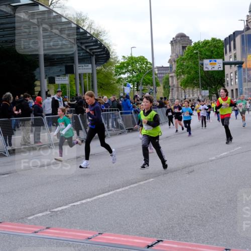 25.04.2026 - Das Zehntel Tim E. http://msf.ph/oto/9569972 25.04.2026 09:00:09 Ziel 1081, 1164, 1372, 1446, 1525, 1652, 1770, 1774, 1824, 1865, 1866, 1878, 1879, 2140, 2412, 2420, 2421, 2424, 2554, 2564, 3099, 3130, 3152, 3242, 3255, 3806, 3863, 3949 meine-sportfotos.de