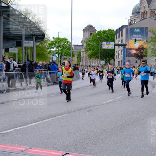 25.04.2026 - Das Zehntel Tim E. http://msf.ph/oto/9569980 25.04.2026 09:00:10 Ziel 1081, 1164, 1446, 1525, 1652, 1770, 1774, 1824, 1865, 1866, 1878, 1879, 2140, 2412, 2420, 2421, 2424, 2554, 3019, 3099, 3152, 3242, 3806, 3863, 3949 meine-sportfotos.de