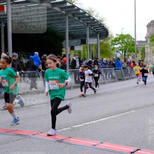 25.04.2026 - Das Zehntel Tim E. http://msf.ph/oto/9569997 25.04.2026 09:00:14 Ziel 1164, 1233, 1268, 1548, 1593, 1598, 1652, 1675, 1686, 1770, 1774, 1824, 2140, 2412, 2420, 2421, 2424, 3019, 3099, 3152, 3242, 3522, 3806, 3863 meine-sportfotos.de