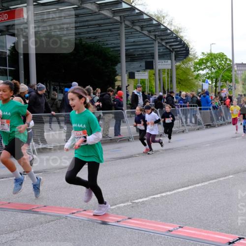 25.04.2026 - Das Zehntel Tim E. http://msf.ph/oto/9569998 25.04.2026 09:00:14 Ziel 1164, 1233, 1268, 1548, 1593, 1598, 1652, 1675, 1686, 1770, 1774, 1824, 2140, 2412, 2420, 2421, 2424, 3019, 3099, 3152, 3242, 3522, 3806, 3863 meine-sportfotos.de