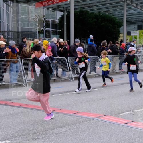 25.04.2026 - Das Zehntel Tim E. http://msf.ph/oto/9570016 25.04.2026 09:00:20 Ziel 1115, 1175, 1179, 1233, 1268, 1456, 1485, 1526, 1548, 1593, 1598, 1652, 1675, 1680, 1686, 1690, 1770, 1774, 1824, 2351, 2364, 2420, 2424, 2596, 2613, 3019, 3205, 3242, 3304, 3522, 3704, 3706, 3765, 3778, 3806 meine-sportfotos.de