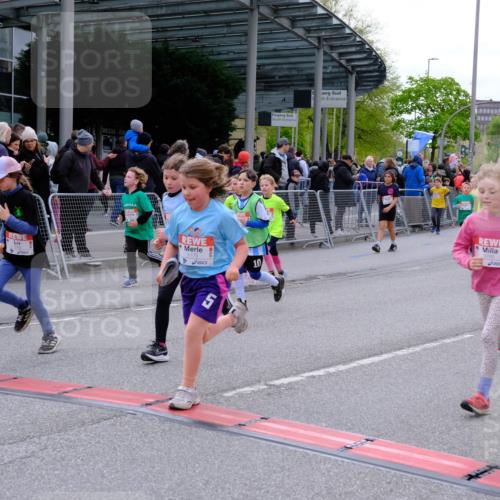 25.04.2026 - Das Zehntel Tim E. http://msf.ph/oto/9570020 25.04.2026 09:00:21 Ziel 1115, 1175, 1179, 1233, 1268, 1456, 1485, 1526, 1541, 1548, 1593, 1598, 1652, 1675, 1680, 1686, 1690, 1824, 1927, 2351, 2364, 2420, 2424, 2596, 2613, 2722, 2725, 3019, 3205, 3304, 3522, 3704, 3706, 3765, 3778 meine-sportfotos.de