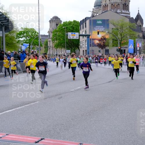 25.04.2026 - Das Zehntel Tim E. http://msf.ph/oto/9570025 25.04.2026 09:00:23 Ziel 1115, 1175, 1179, 1233, 1268, 1456, 1485, 1526, 1541, 1548, 1593, 1598, 1607, 1609, 1611, 1613, 1618, 1675, 1680, 1686, 1690, 1927, 2351, 2364, 2596, 2613, 2722, 2725, 3094, 3205, 3304, 3522, 3704, 3706, 3765, 3778 meine-sportfotos.de
