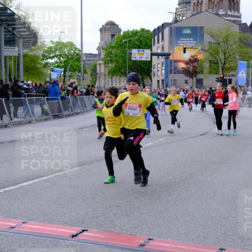 25.04.2026 - Das Zehntel Tim E. http://msf.ph/oto/9570035 25.04.2026 09:00:26 Ziel 1115, 1175, 1179, 1456, 1485, 1526, 1541, 1548, 1607, 1609, 1611, 1613, 1618, 1675, 1680, 1686, 1690, 1927, 2351, 2364, 2596, 2613, 2722, 2725, 2740, 2760, 3094, 3139, 3205, 3265, 3304, 3349, 3363, 3704, 3706, 3765, 3778 meine-sportfotos.de