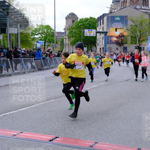 25.04.2026 - Das Zehntel Tim E. http://msf.ph/oto/9570036 25.04.2026 09:00:26 Ziel 1115, 1175, 1179, 1456, 1485, 1526, 1541, 1548, 1607, 1609, 1611, 1613, 1618, 1675, 1680, 1686, 1690, 1927, 2351, 2364, 2596, 2613, 2722, 2725, 2740, 2760, 3094, 3139, 3205, 3265, 3304, 3349, 3363, 3704, 3706, 3765, 3778 meine-sportfotos.de