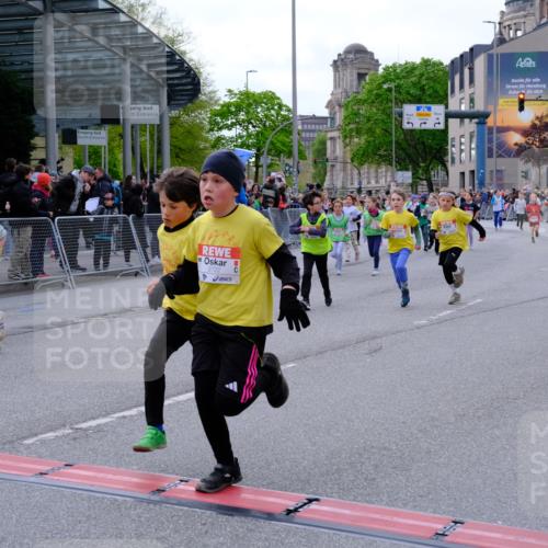 25.04.2026 - Das Zehntel Tim E. http://msf.ph/oto/9570040 25.04.2026 09:00:27 Ziel 1011, 1013, 1115, 1175, 1179, 1456, 1485, 1495, 1526, 1541, 1607, 1609, 1611, 1613, 1618, 1680, 1690, 1927, 2223, 2351, 2364, 2596, 2613, 2722, 2725, 2740, 2760, 3094, 3139, 3205, 3265, 3292, 3304, 3349, 3363, 3409, 3704, 3706, 3765, 3778 meine-sportfotos.de