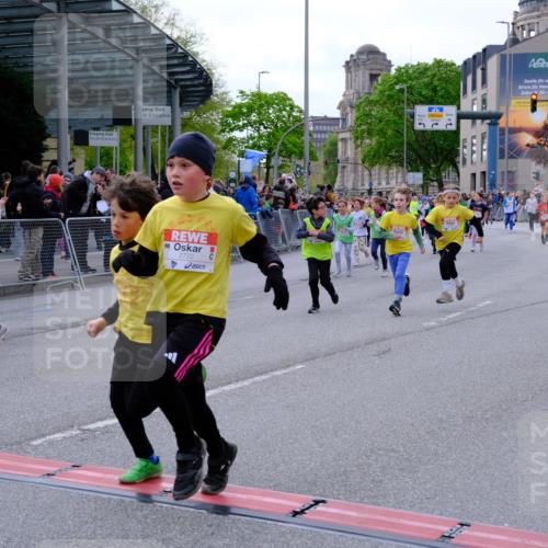 25.04.2026 - Das Zehntel Tim E. http://msf.ph/oto/9570041 25.04.2026 09:00:27 Ziel 1011, 1013, 1115, 1175, 1179, 1456, 1485, 1495, 1526, 1541, 1607, 1609, 1611, 1613, 1618, 1680, 1690, 1927, 2223, 2351, 2364, 2596, 2613, 2722, 2725, 2740, 2760, 3094, 3139, 3205, 3265, 3292, 3304, 3349, 3363, 3409, 3704, 3706, 3765, 3778 meine-sportfotos.de