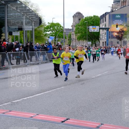 25.04.2026 - Das Zehntel Tim E. http://msf.ph/oto/9570043 25.04.2026 09:00:27 Ziel 1011, 1013, 1115, 1175, 1179, 1456, 1485, 1495, 1526, 1541, 1607, 1609, 1611, 1613, 1618, 1680, 1690, 1927, 2223, 2351, 2364, 2596, 2613, 2722, 2725, 2740, 2760, 3094, 3139, 3205, 3265, 3292, 3304, 3349, 3363, 3409, 3704, 3706, 3765, 3778 meine-sportfotos.de
