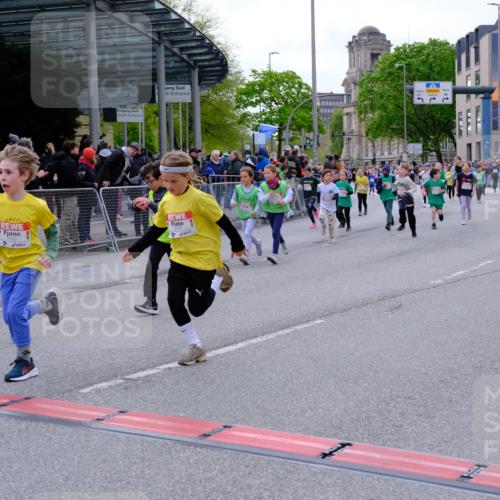 25.04.2026 - Das Zehntel Tim E. http://msf.ph/oto/9570049 25.04.2026 09:00:28 Ziel 1011, 1013, 1115, 1175, 1179, 1485, 1495, 1526, 1541, 1607, 1609, 1611, 1613, 1618, 1680, 1690, 1927, 2223, 2351, 2364, 2500, 2542, 2596, 2613, 2722, 2725, 2740, 2760, 3094, 3139, 3205, 3265, 3292, 3304, 3349, 3363, 3409, 3704, 3706, 3765, 3778 meine-sportfotos.de